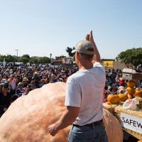 2017 Pumpkin Weigh-Off Winner Joel Holland