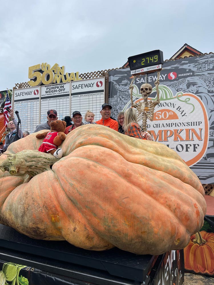 Travis Gienger's world-record pumpkin