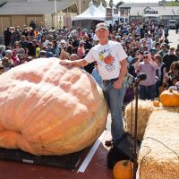 2017 Pumpkin Weigh-Off Winner Joel Holland